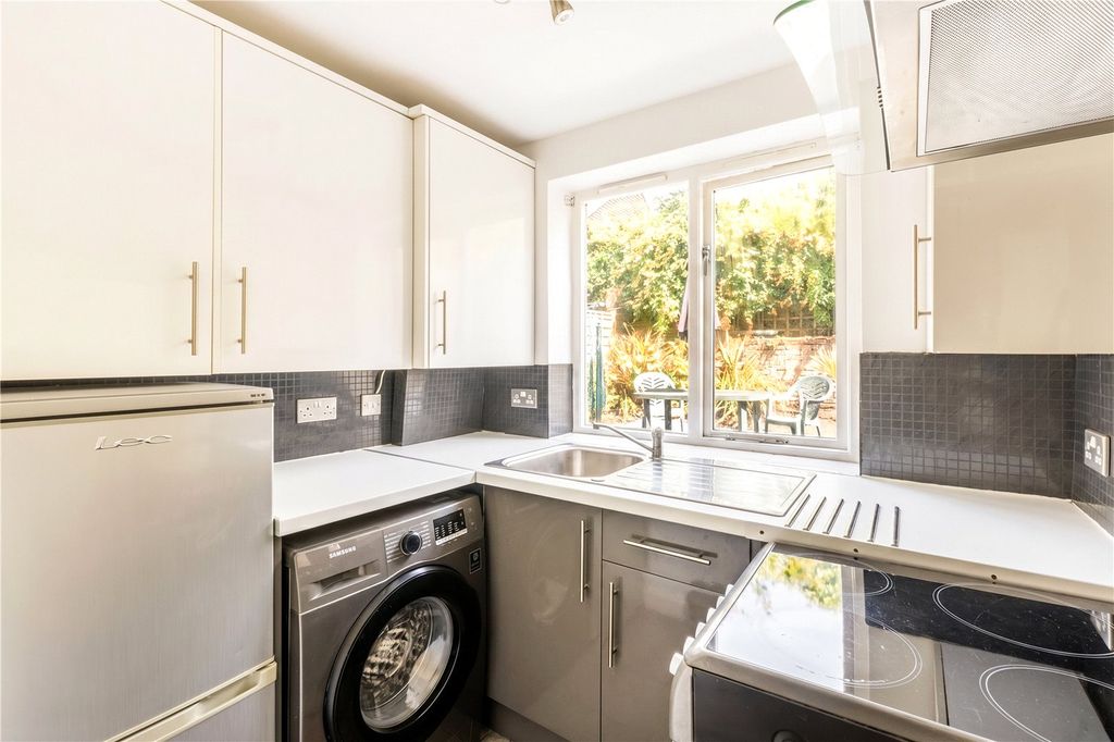 Property photo 2 of 16 Picture No. 03
