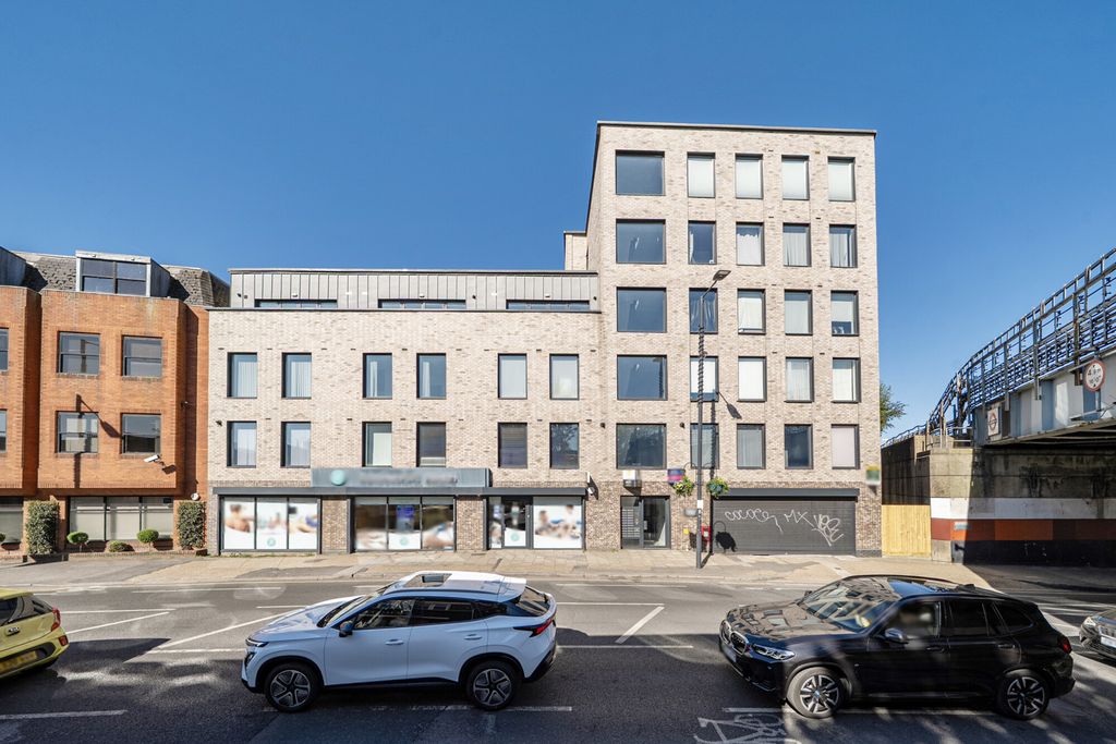 Property photo 1 of 20 1448221-2-69Eb34c...