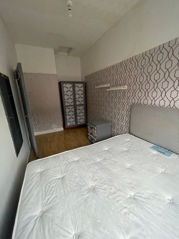 Property photo 2 of 9 Room 1