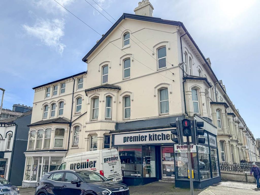 Property photo 1 of 12 Flat 1, 142 Bucks Road (1).Jpg