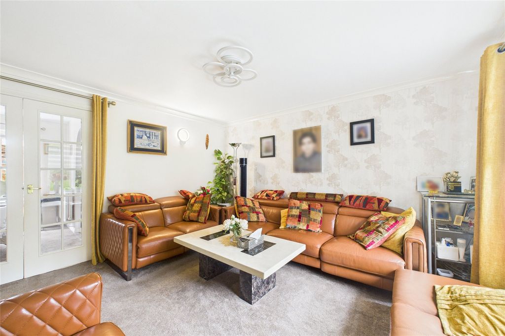 Property photo 2 of 9 Picture No. 27