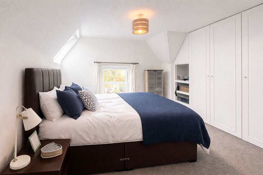 Property photo 3 of 6