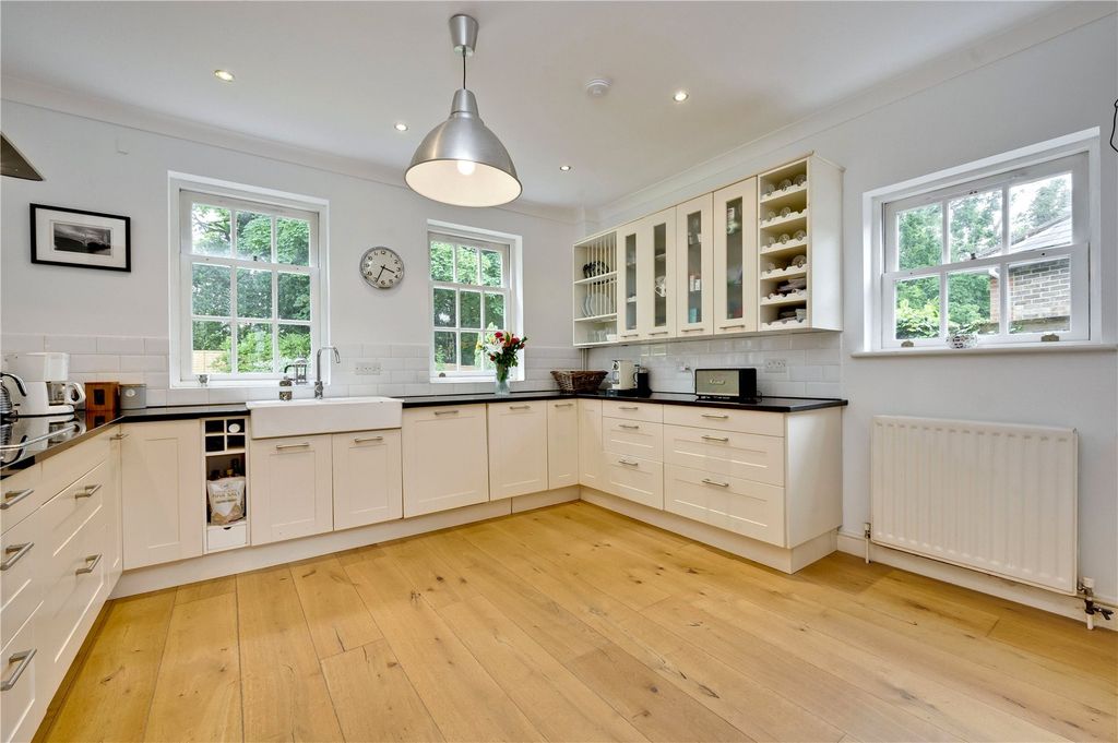 Property photo 2 of 10 Picture No. 05
