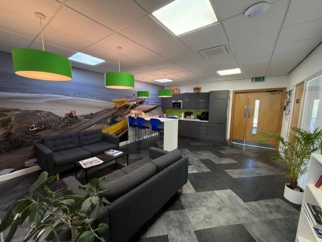 Property photo 2 of 13 Gf Kit.Jpg