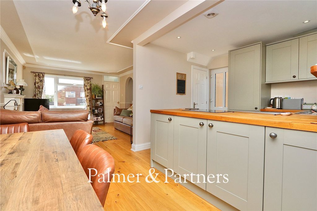 Property photo 3 of 21 Picture No. 22