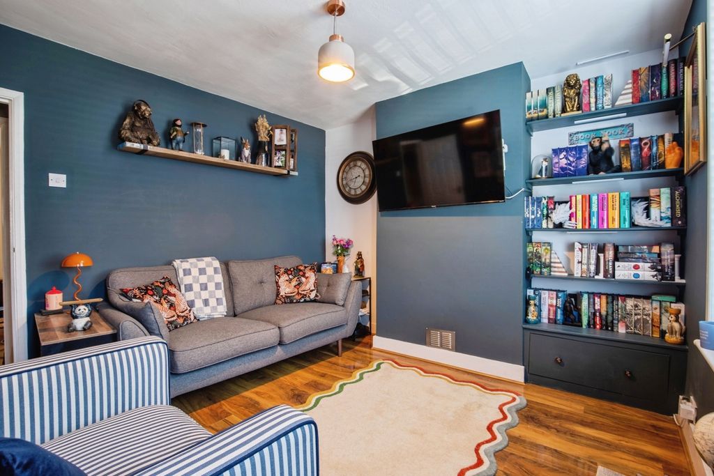 Property photo 1 of 16 Pbox-Img.Jpg