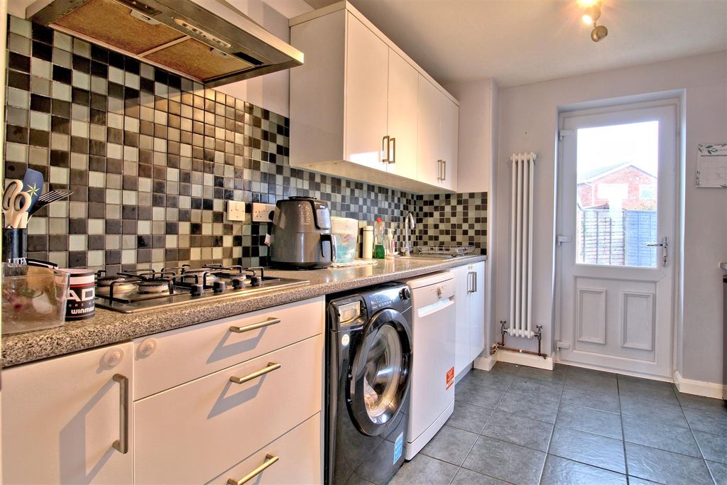 Property photo 2 of 44 Kitchen