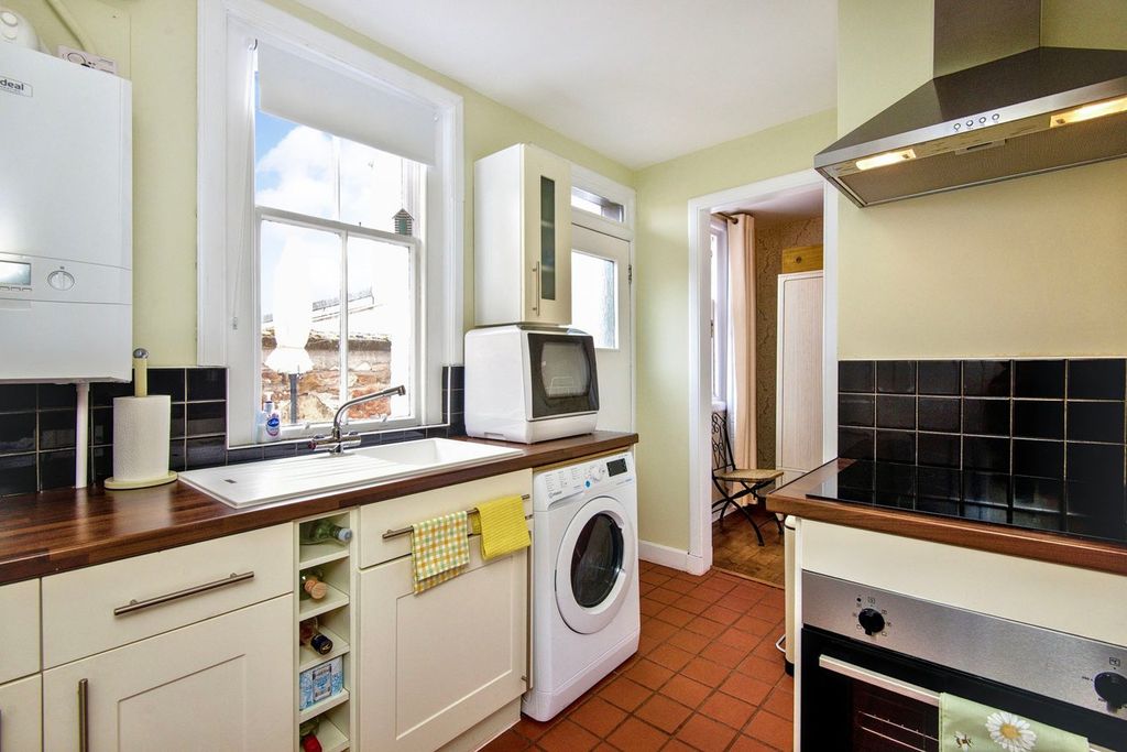 Property photo 3 of 8