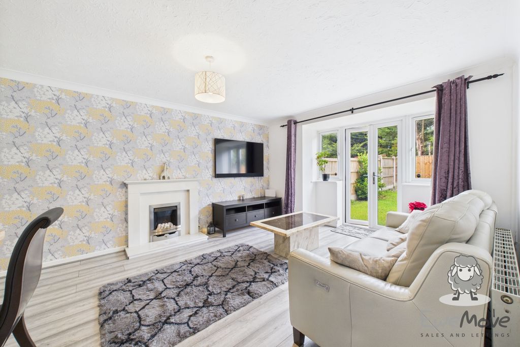 Property photo 2 of 12 5