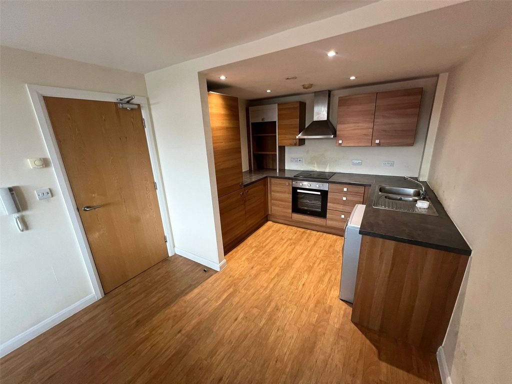 Property photo 2 of 10 Picture No. 11