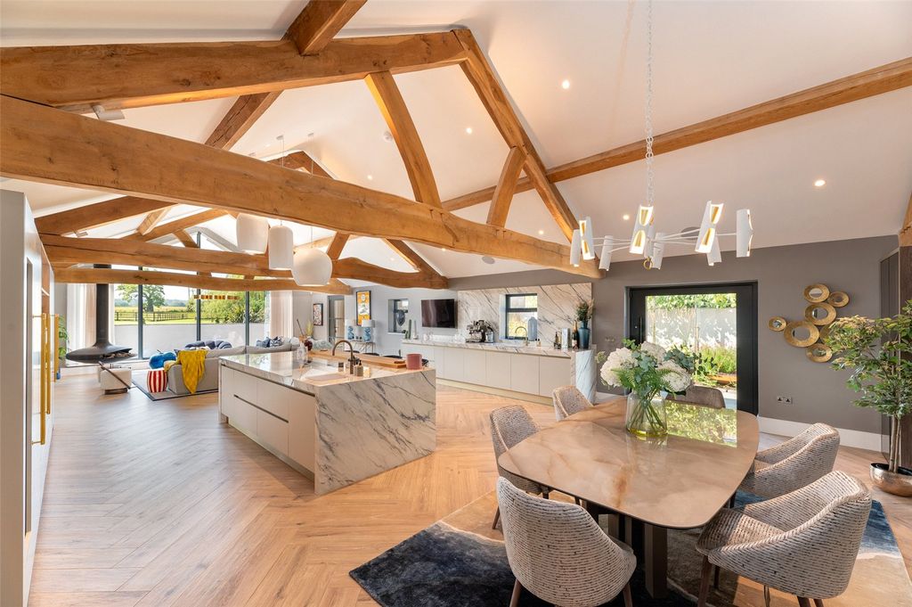 Property photo 3 of 27 Picture No. 12