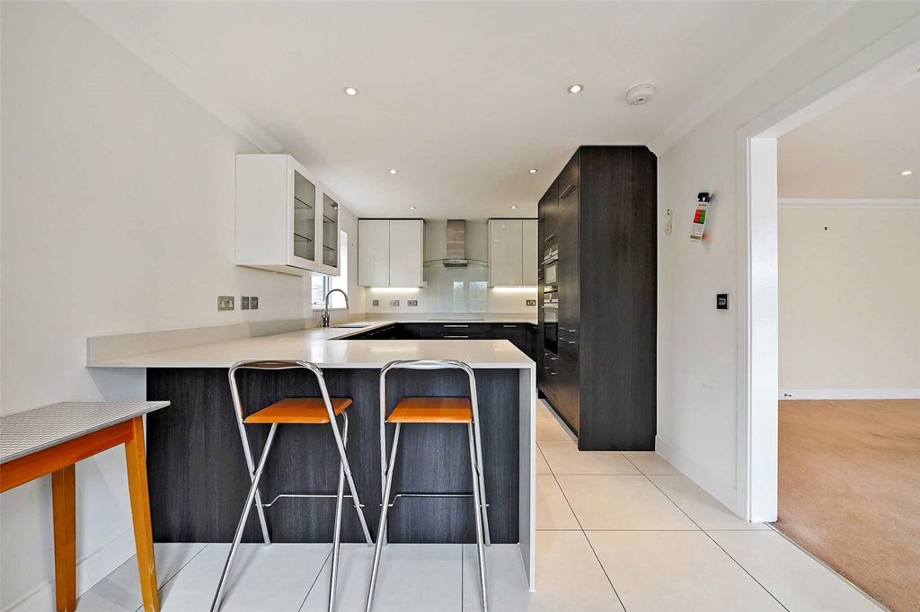 Property photo 3 of 22 Kitchen