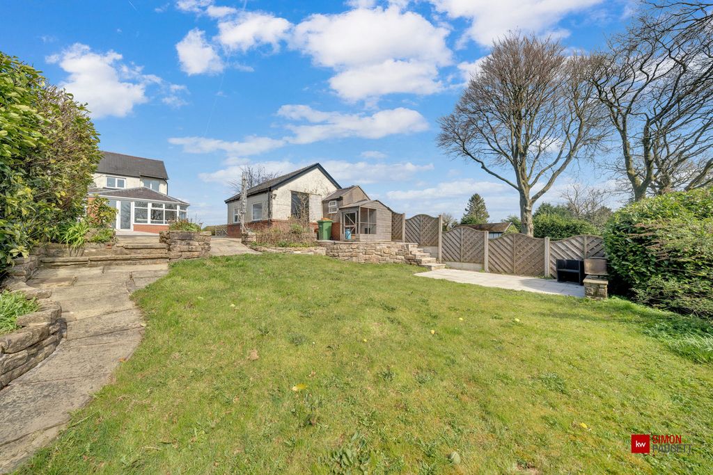 Property photo 2 of 40