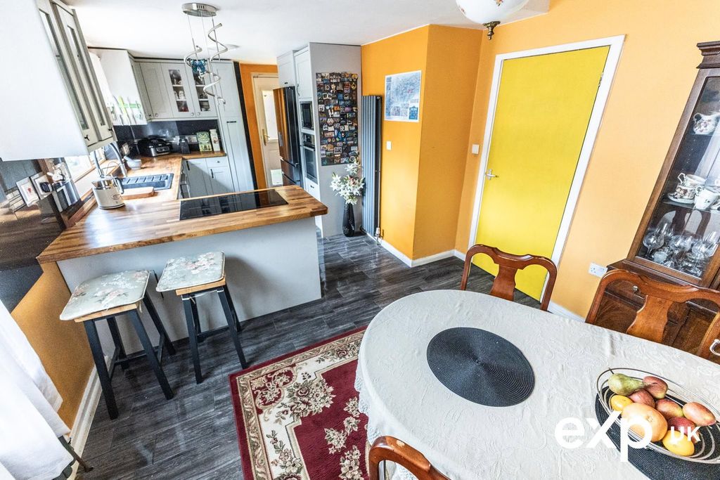 Property photo 1 of 27