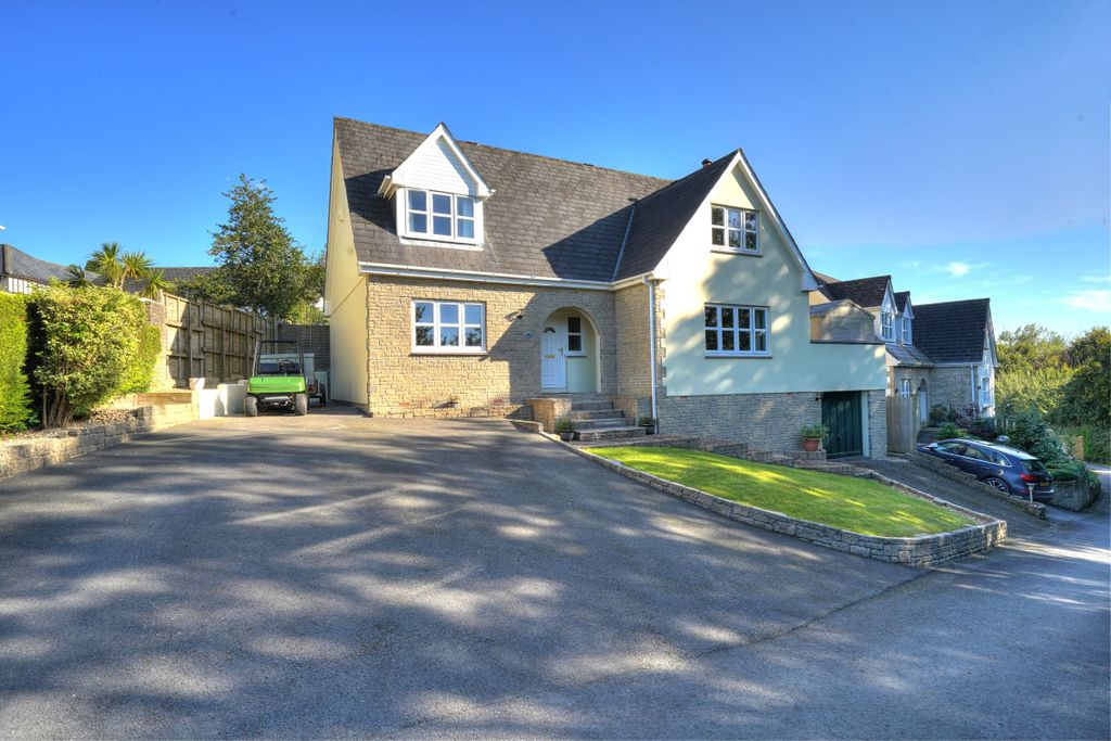 Property photo 1 of 26