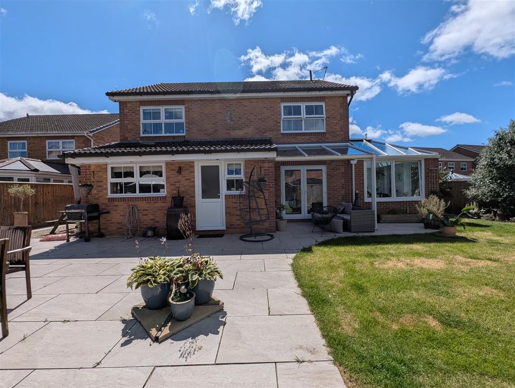 Property photo 2 of 22 Externally
