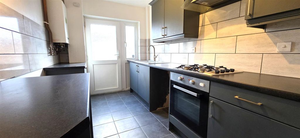 Property photo 2 of 8 Kitchen.Jpg