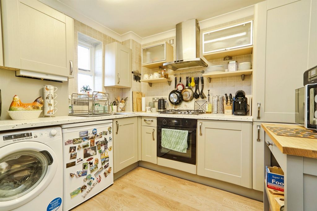 Additional image 22 of 2 bed flat for saleSalters Garden, Pudsey LS28