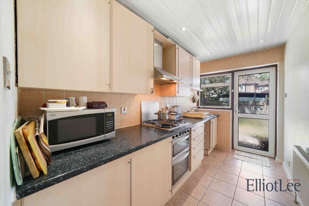 Property photo 3 of 17