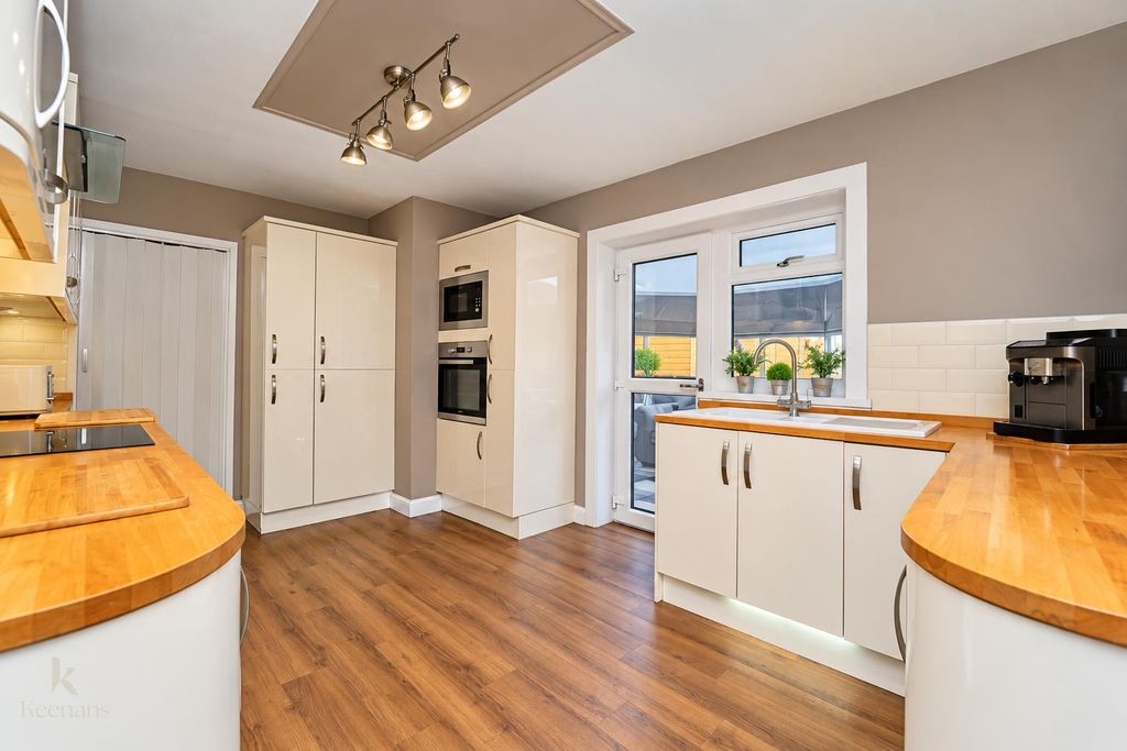 Property photo 3 of 41 3.Jpg