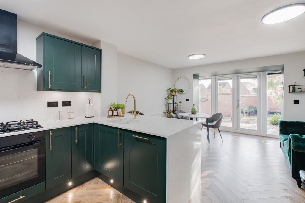 Property photo 3 of 21 Picture No. 14