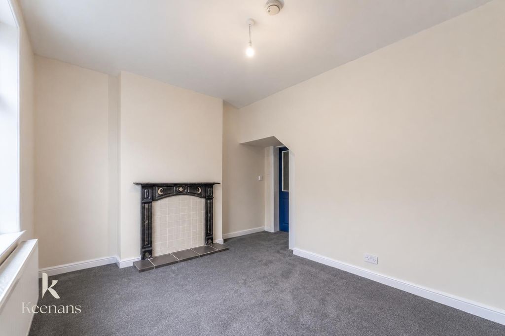 Property photo 2 of 23