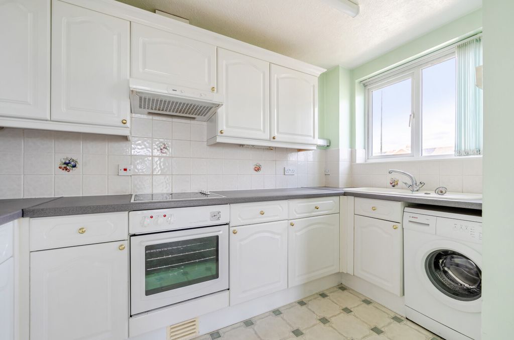 Property photo 2 of 14 1458978-13-6A034B...