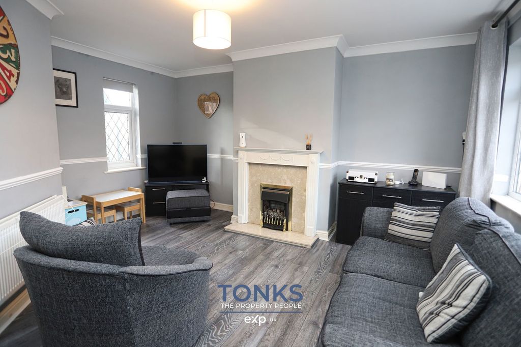 Property photo 2 of 20