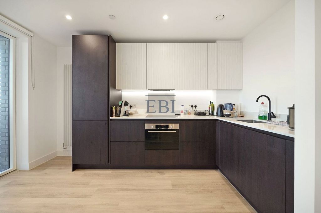 Property photo 2 of 16 Picture No. 08