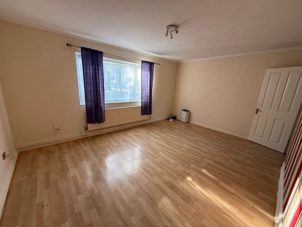 Property photo 2 of 8 Img_0919