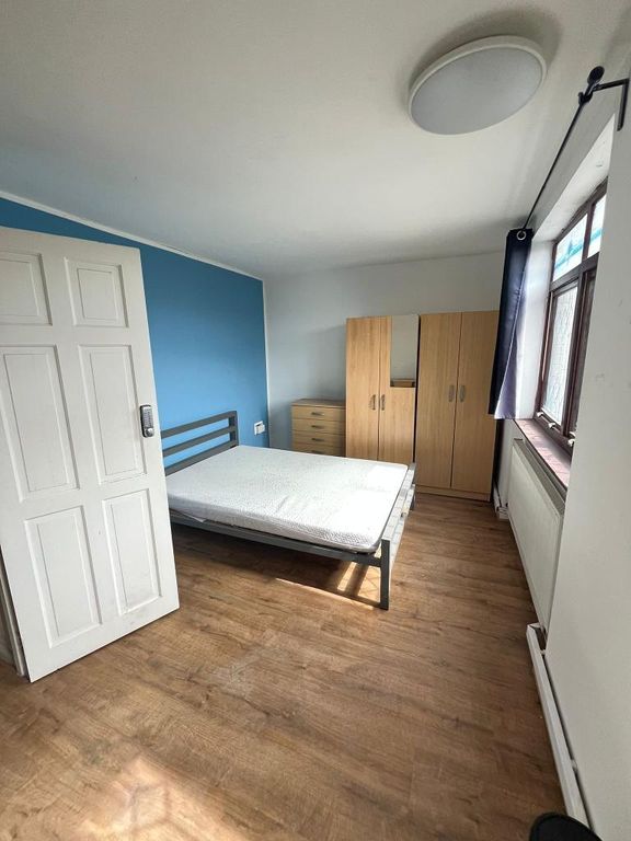 Property photo 3 of 7 Photo 3