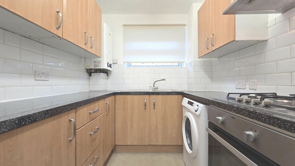 Property photo 3 of 14 Photo 4