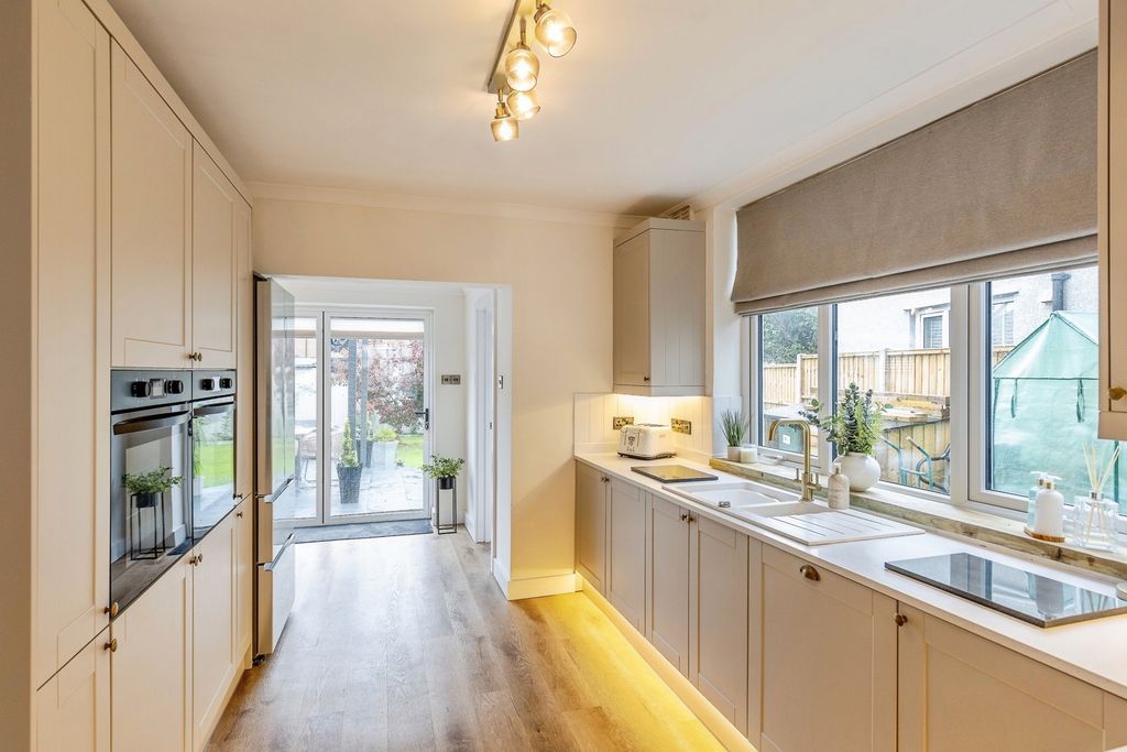 Property photo 3 of 23 Pbox-Img.Jpg