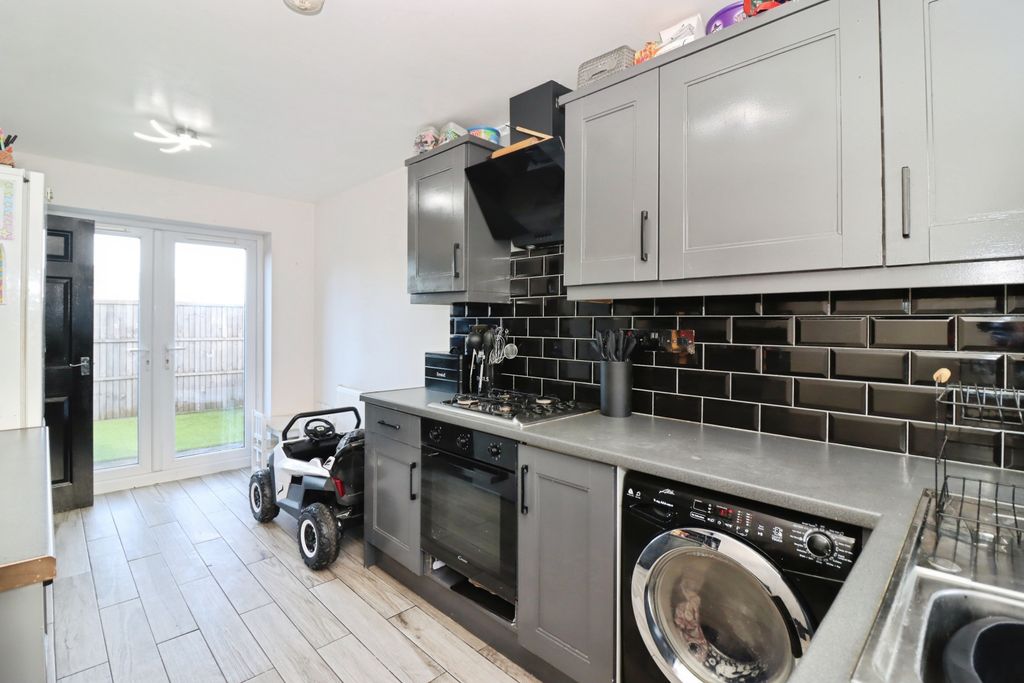 Property photo 2 of 15