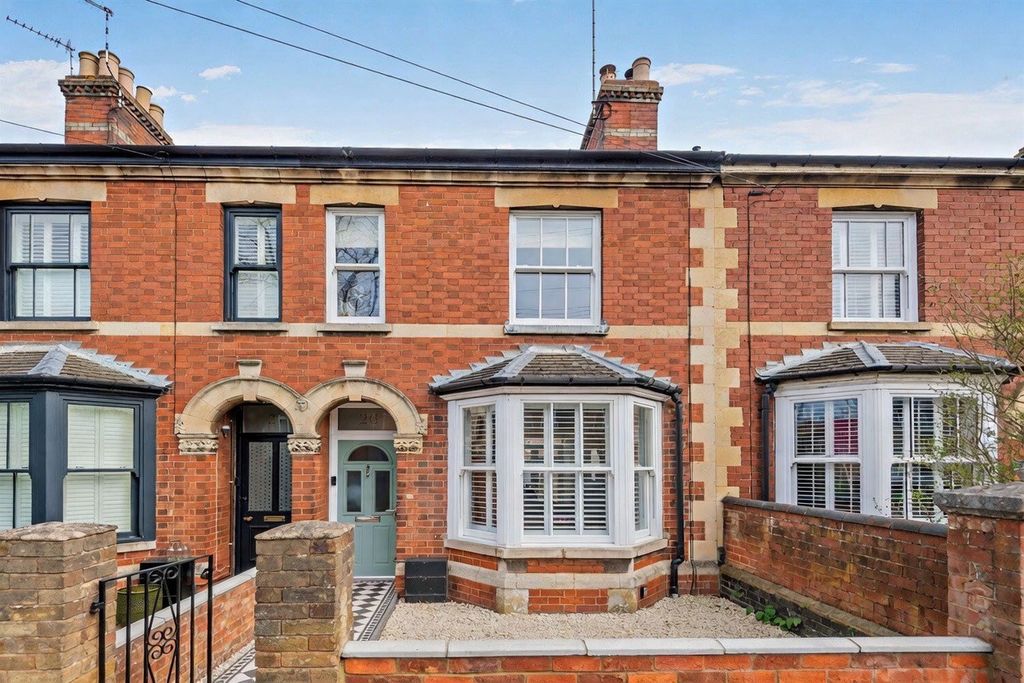 Property photo 1 of 17