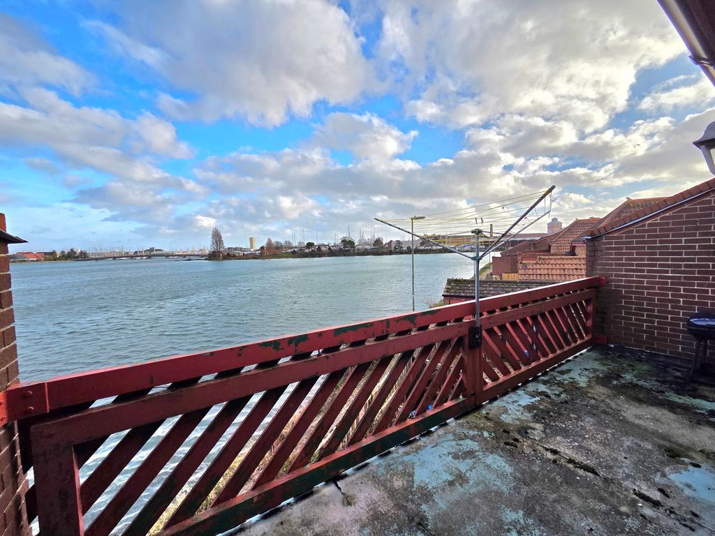 Property photo 2 of 11 Image