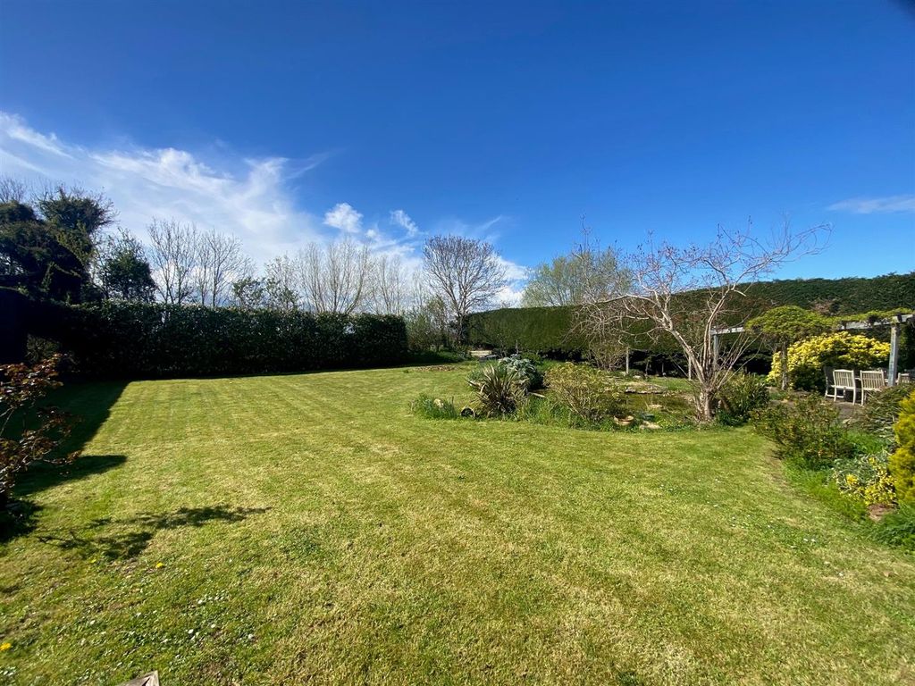 Property photo 3 of 13 Garden 2.Jpg