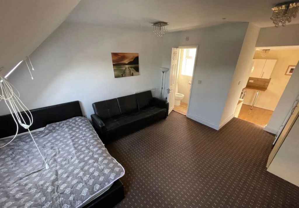 Property photo 3 of 5