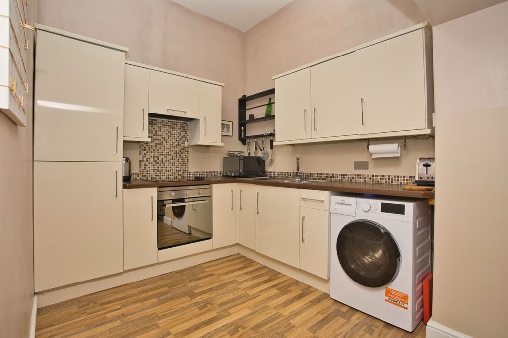 Property photo 3 of 11 Picture 3