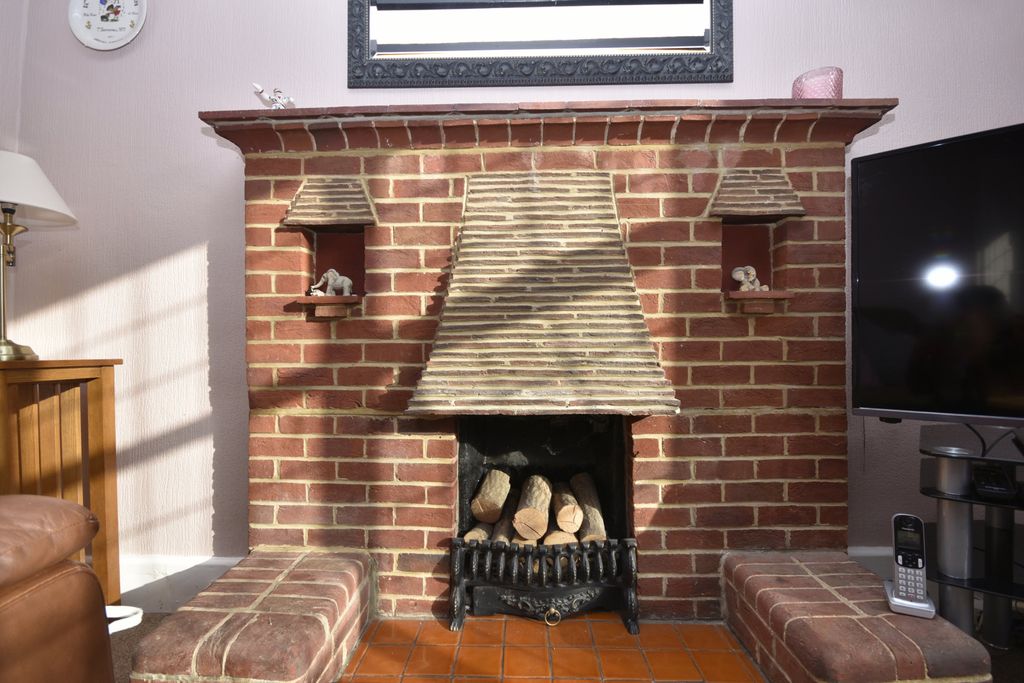 Property photo 3 of 19