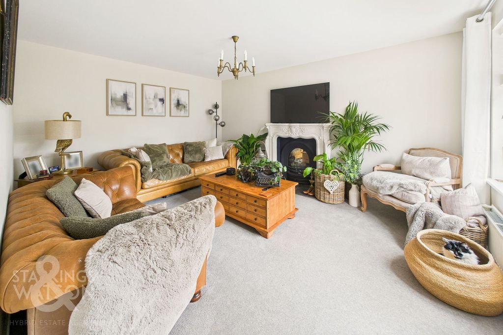 Property photo 2 of 28