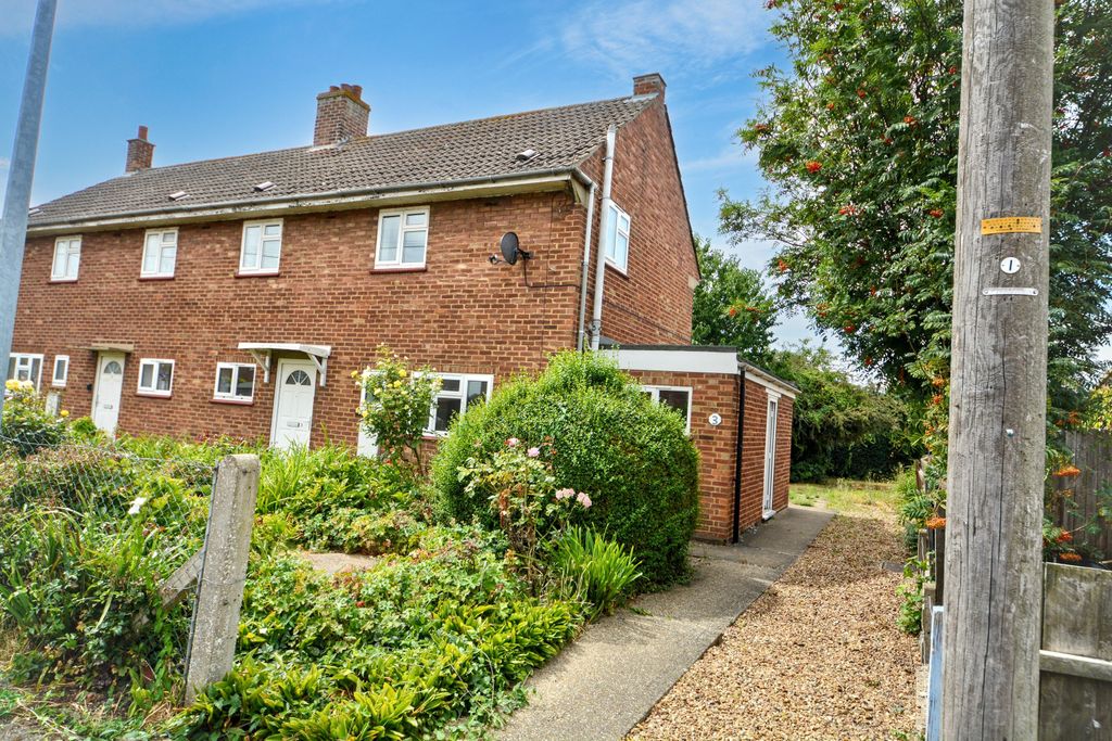 Property photo 2 of 13 3 Old West Estate, Benwick, March, Cambs Pe15 0Xe