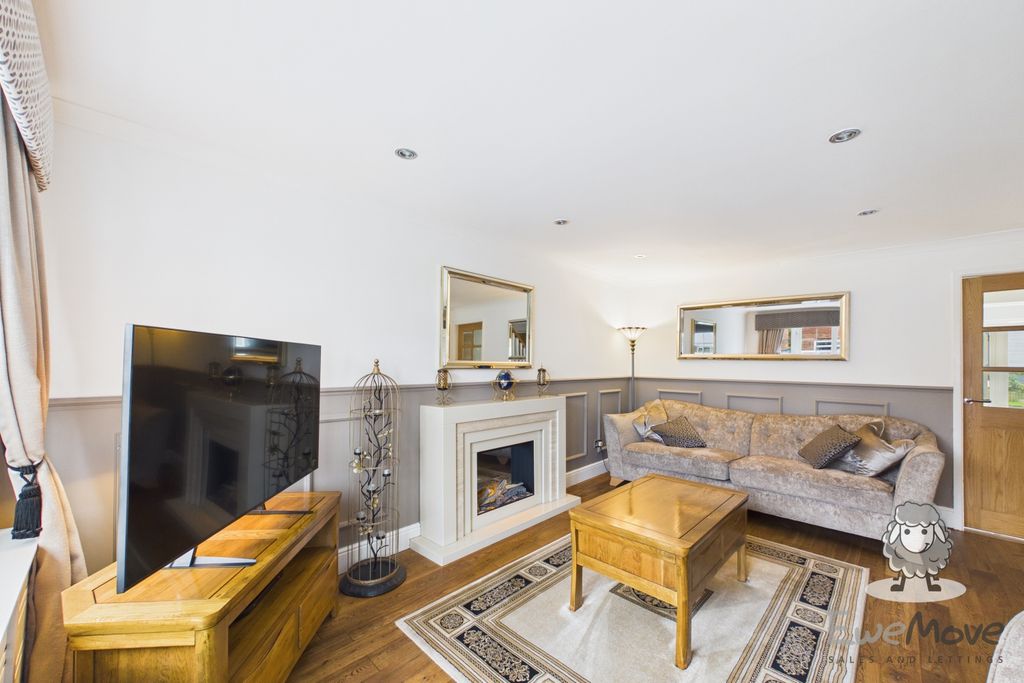 Property photo 3 of 16 19