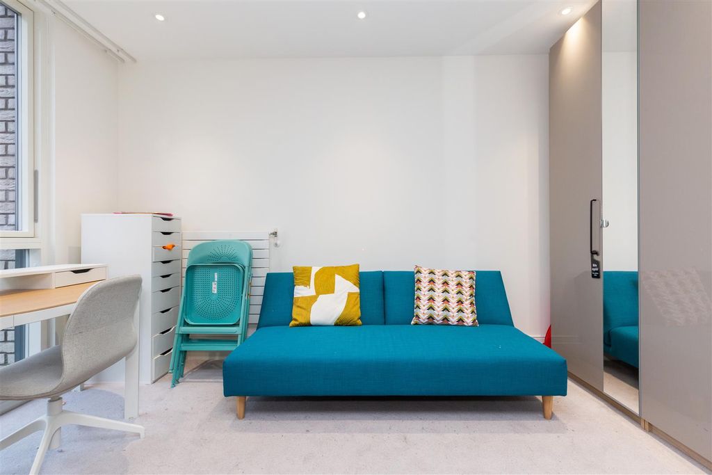 Property photo 2 of 11 163 Hamond Court-9.Jpg