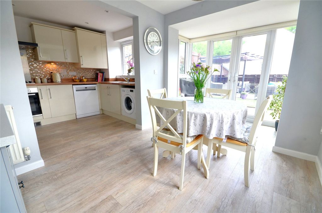 Property photo 3 of 25 Kitchen/Dining Room