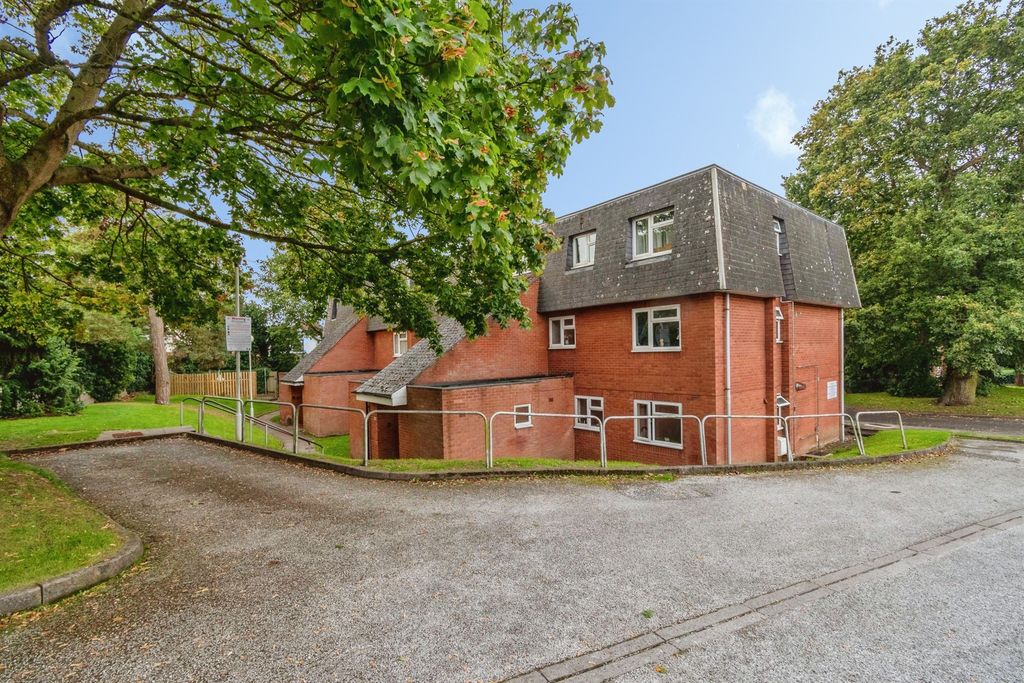 Property photo 1 of 14