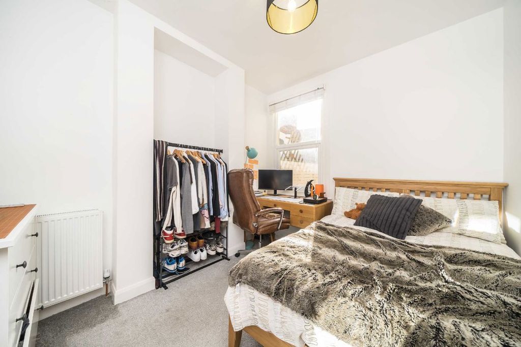 Property photo 3 of 6