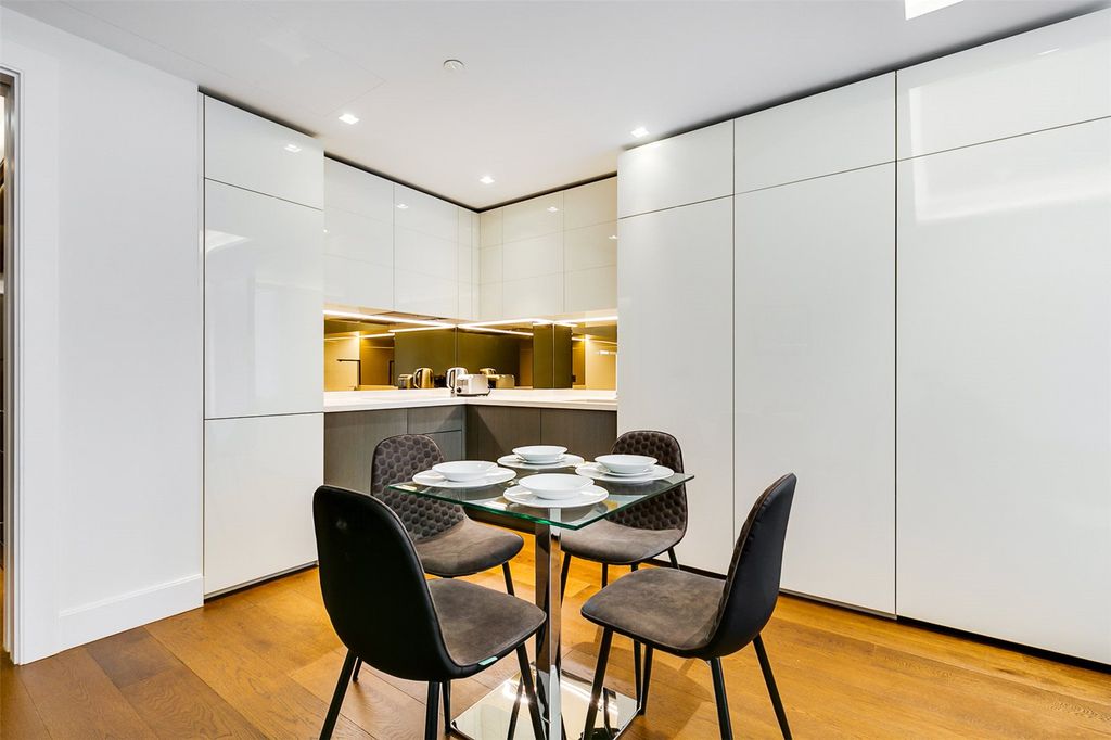 Property photo 3 of 14 Kitchen/Reception