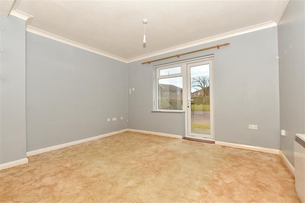 Property photo 1 of 7 Lounge