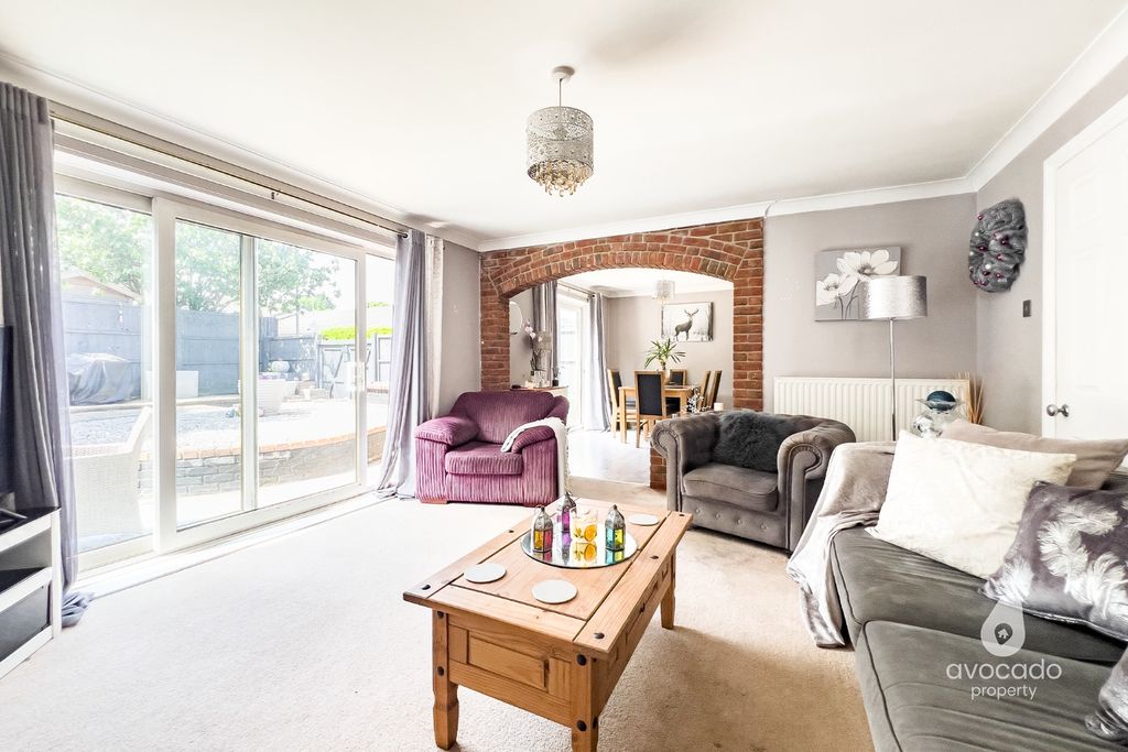 Property photo 2 of 11 4040043